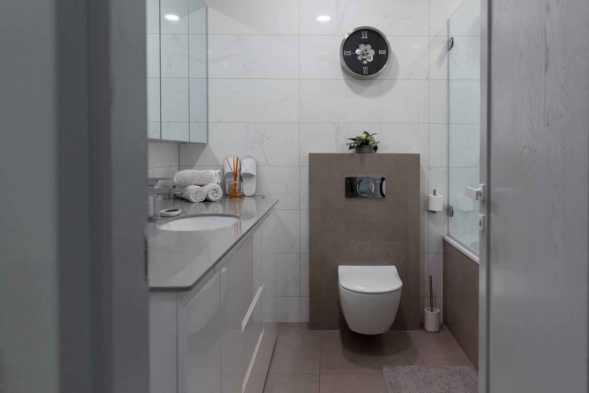 Bright Kaunas Apartment With Castle View Екстер'єр фото