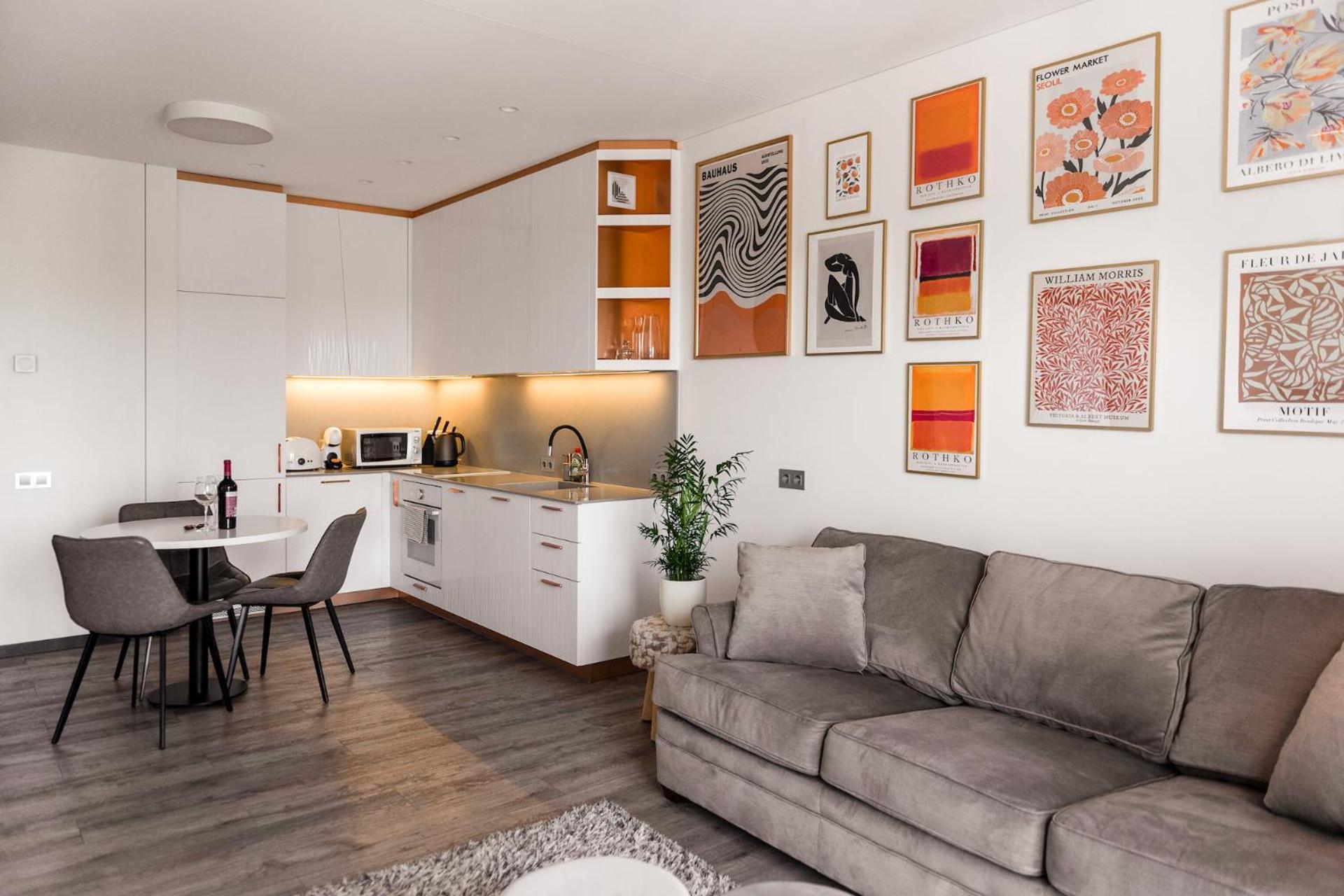 Bright Kaunas Apartment With Castle View Екстер'єр фото