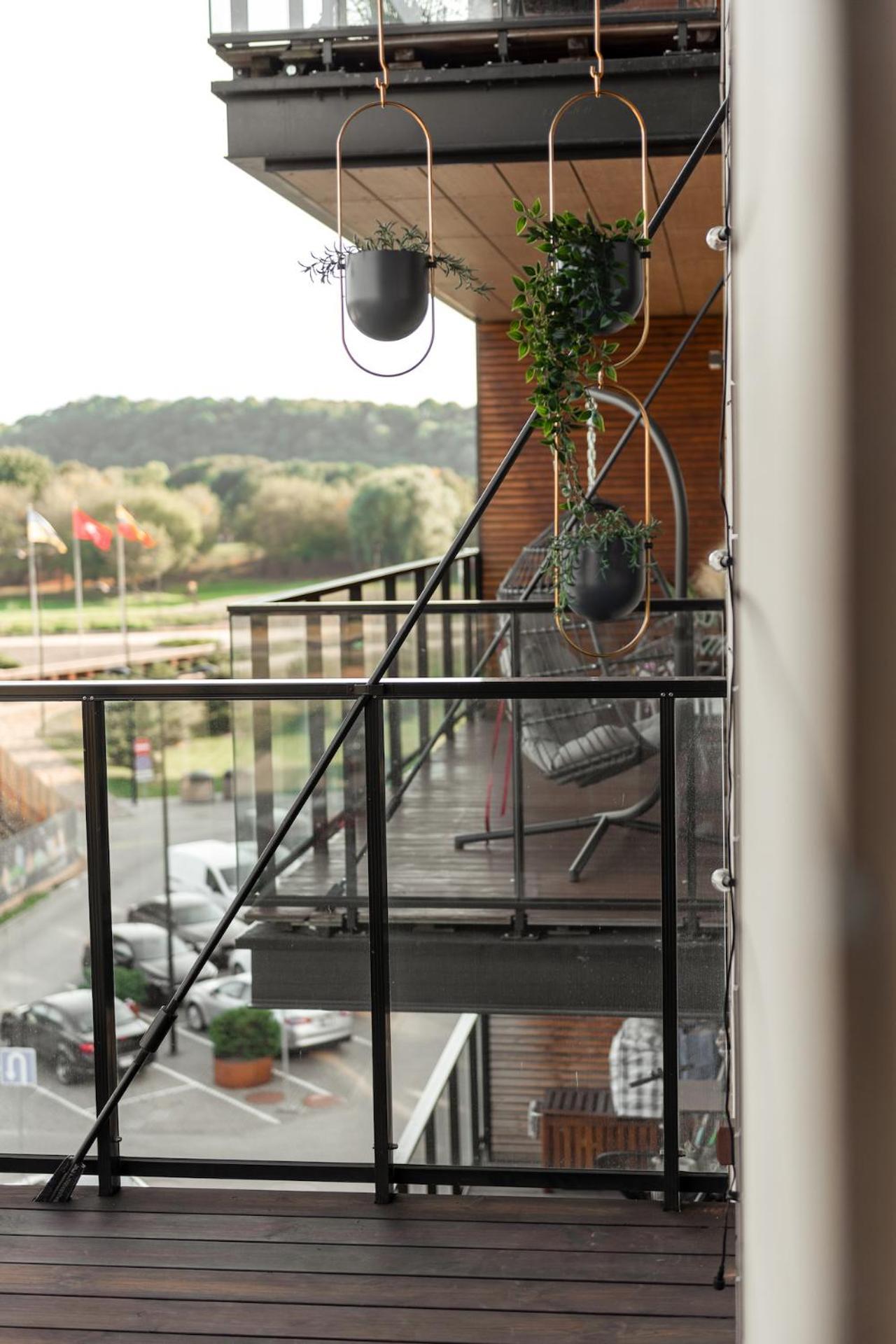 Bright Kaunas Apartment With Castle View Екстер'єр фото