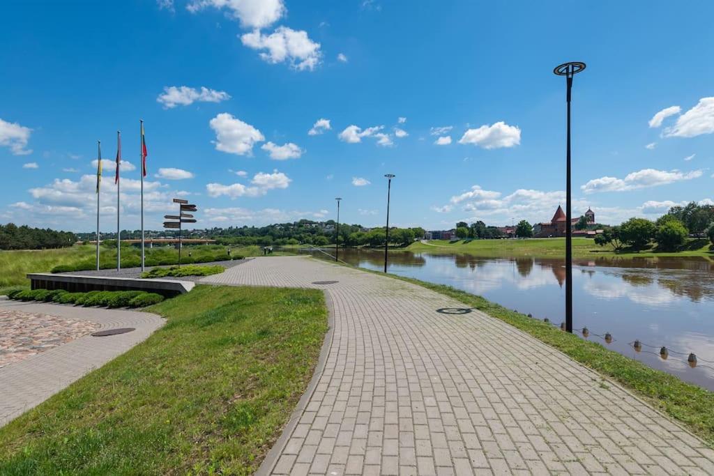 Bright Kaunas Apartment With Castle View Екстер'єр фото